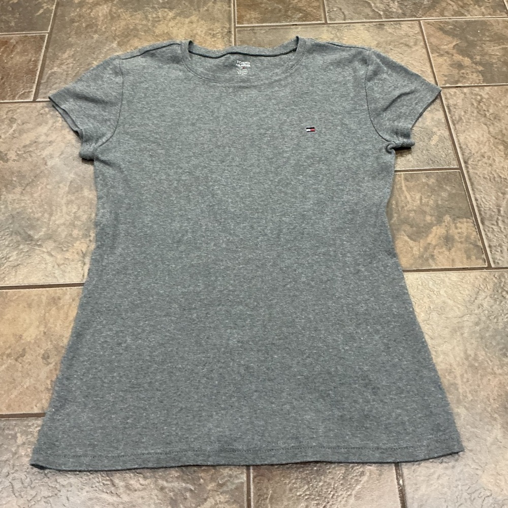 🥵 Tommy Hilfiger Women's Heather Gray Tee